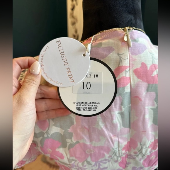 Dress - Picture 3 of 3